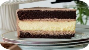 Melhor Receita de Bolo de chocolate com recheio de cheesecake