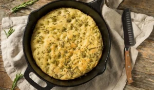 Focaccia de limão e alecrim