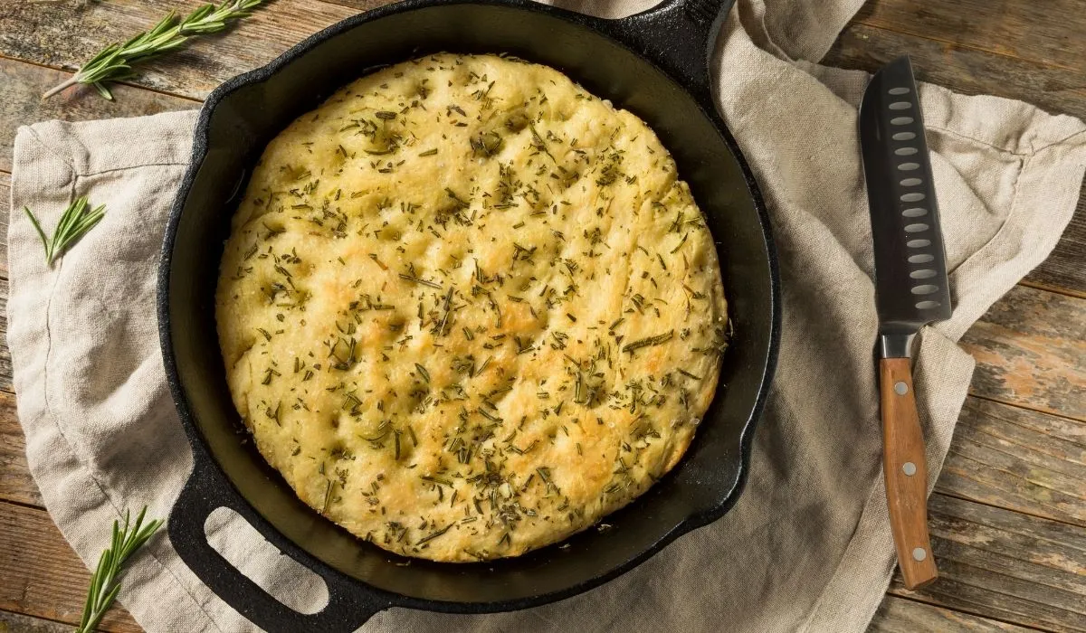 Focaccia de limão e alecrim