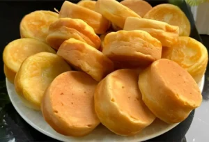 Barrigudinho de Frigideira: Um Pãozinho de Banana Frito Perfeito