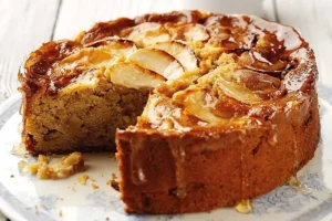 Bolo de Maçã com Pedaços da Fruta