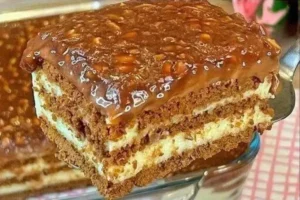 Pavê de Bolacha com Amendoim: Delícia que Derrete na Boca