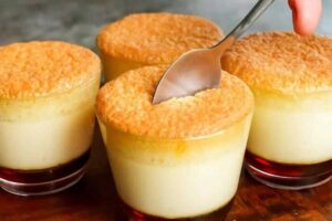 Receita de Pudim Bolo no Copinho: Uma Sobremesa Irresistível em Camadas!