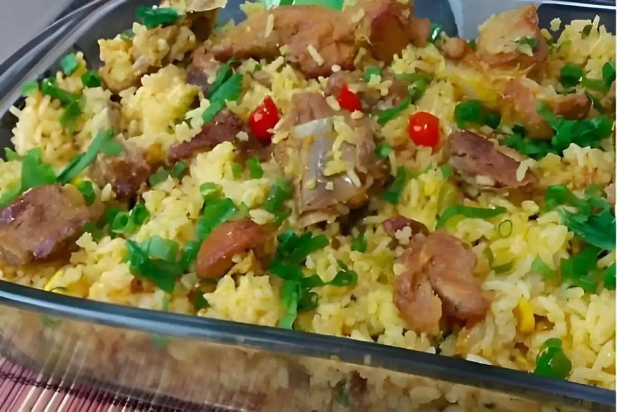 Arroz Caipira com Costelinha de Porco