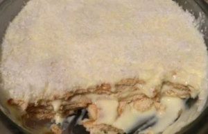 Pavê Antigo que Vovó Fazia – Aquele com Creme Branco e Biscoito Molhadinho