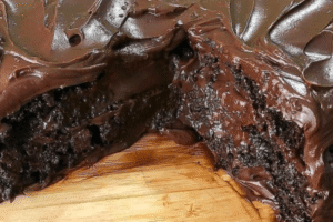 Bolo de Chocolate Trufado com Aveia