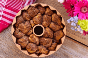 Pão de Macaco: Uma Delícia Caramelizada que Derrete na Boca