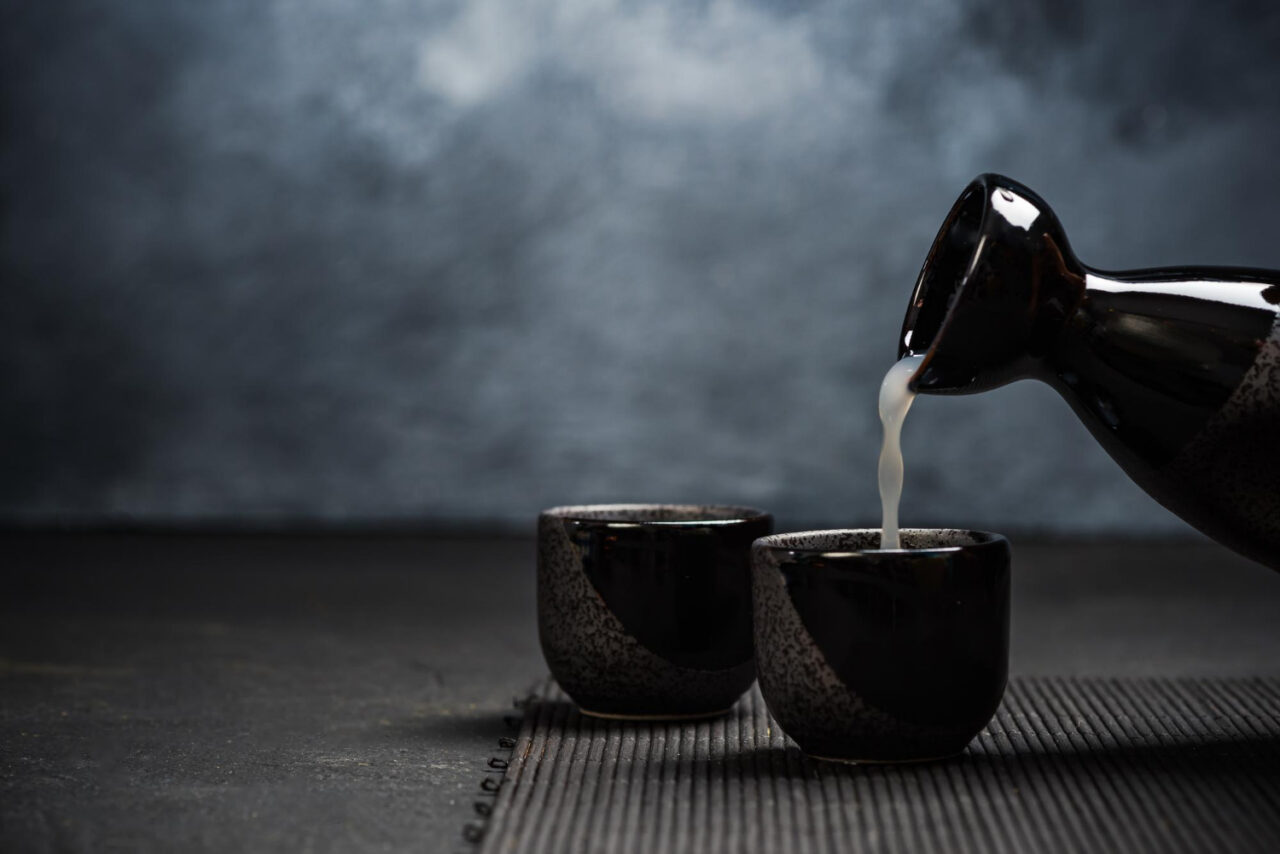 Saque uma Bebida Tradicional Japonesa Versatil e Perfeita para Drinks e Harmonizacoes1 e1746321892120