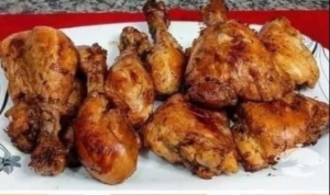 Frango Dourado na Cebola Caramelizada