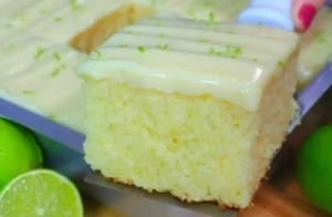Bolo de Limão Bem Fofinho e Molhadinho