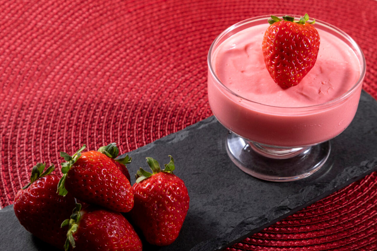 mousse de morango1 e1747071360115