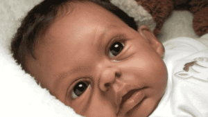 Bonecas Realistas Sem Auxílio Governamental