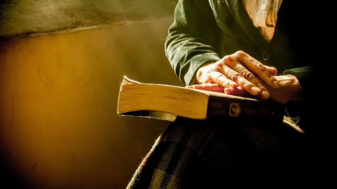 7 Oracoes Poderosas para Abrir Caminhos Financeiros.webp