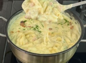 Macarrão ao Creme – RECEITAS DE MÃE