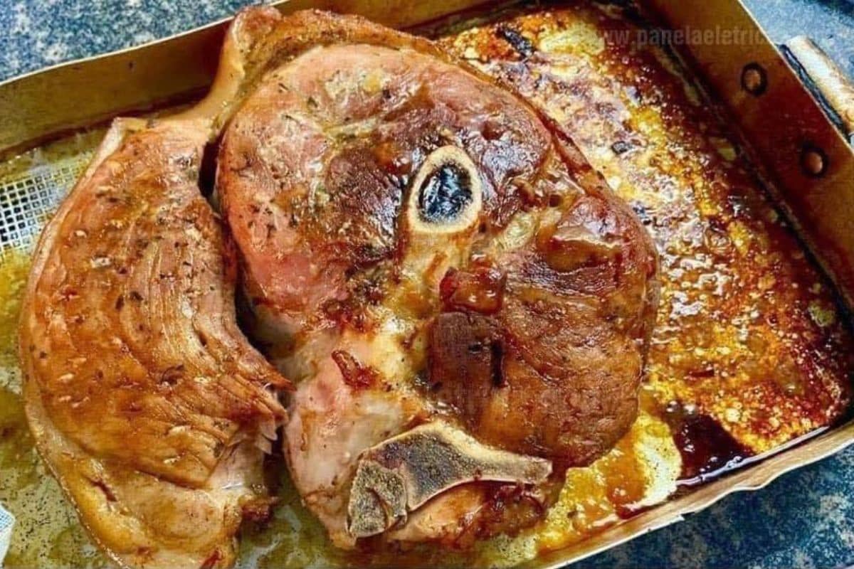 Pernil assado na cebola