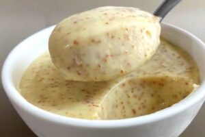 Sobremesa Cremosa de 3 Ingredientes – Simples, Rápida e Deliciosa!