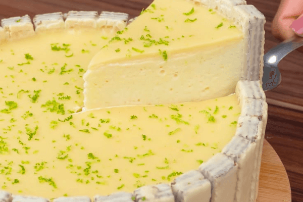 Torta de Limao com Bis