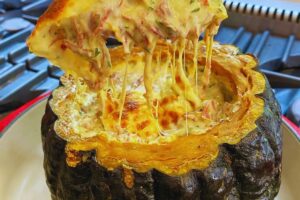 Abóbora Cabotiá Recheada com Carne Seca e Queijo