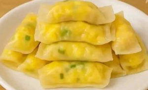 Bolinhos Recheados de Milho com Queijo