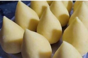 Quando faço essa receita de Massa para Coxinha Crocante não sobra nem farelo! Aprenda e arrase nas festinhas!