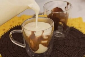 Ninho Quente Cremoso dos Deuses: o chocolate quente com leite Ninho que vai derreter seu coração