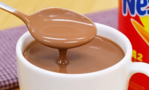 Só 2 ingredientes! Esse chocolate quente cremoso sem creme de leite e sem amido salvou meu inverno!
