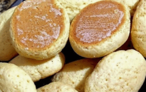 Bolachinha simples assada super levinha e feita com poucos ingredientes