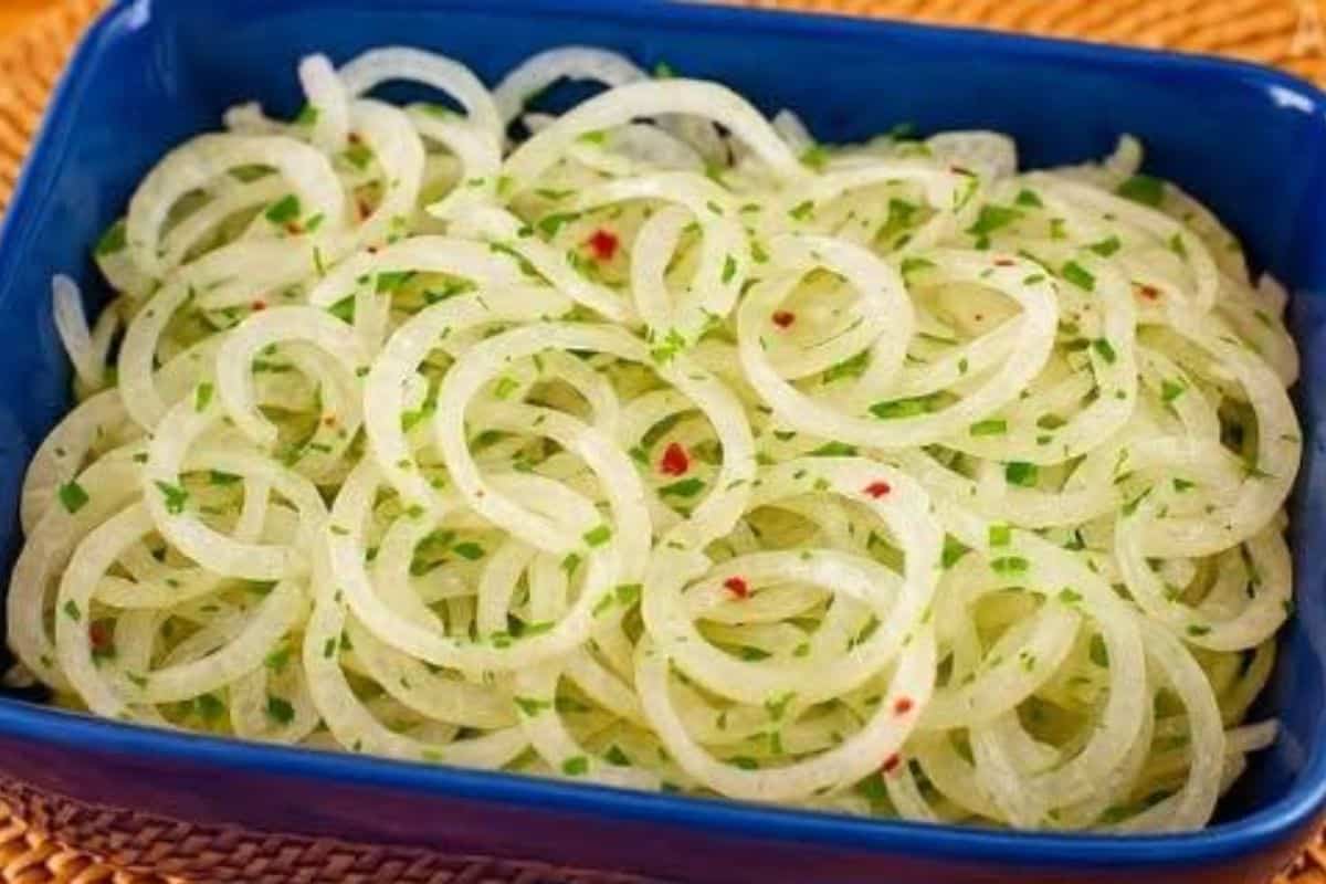 Salada de cebola para churrasco