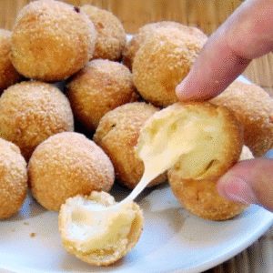 Bolinhas de Queijo Assadas Crocantes em 30 Minutos com Nestlé