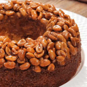 Bolo Pé de Moleque Crocante em 50 Minutos com Nestlé