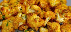 A couve-flor desse jeito deixam todos loucos! Melhor do que carne…
