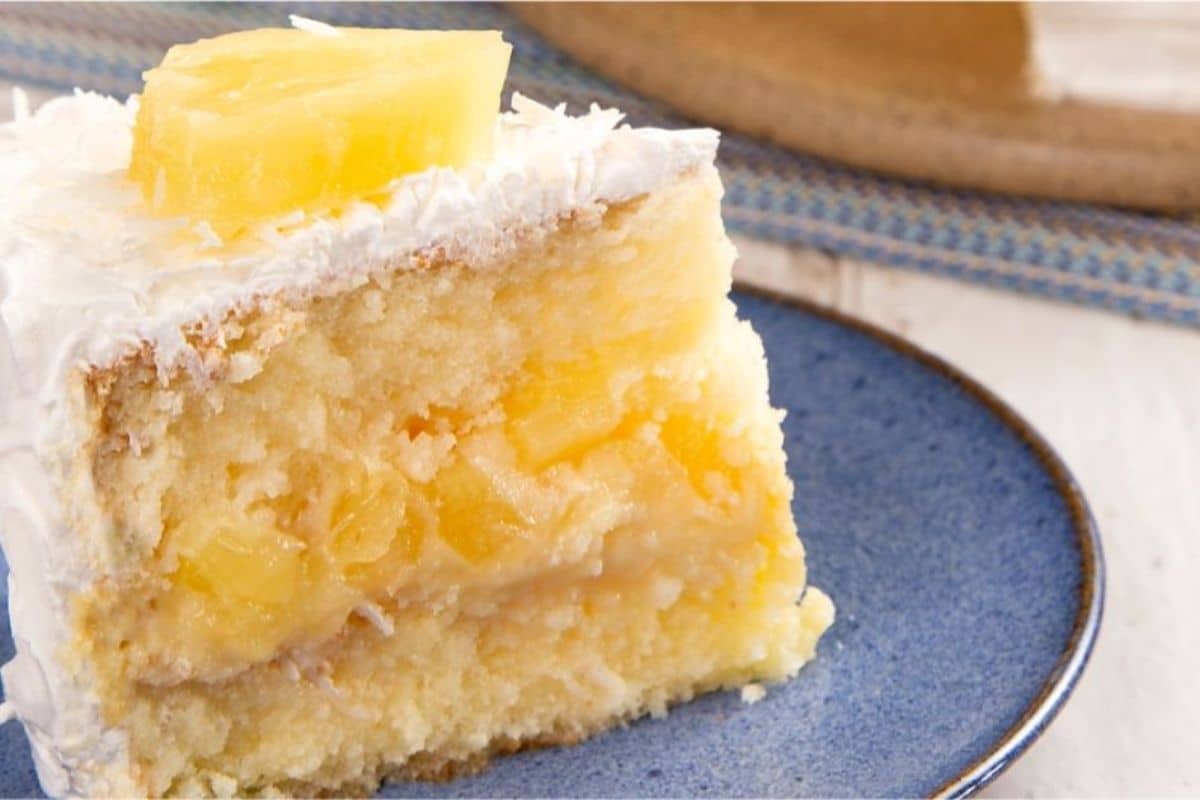 Bolo Sonho de Abacaxi e Coco