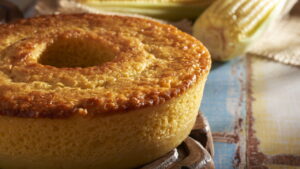 Aprenda a Fazer Bolo de Milho com Milho Fresco ou de Lata!