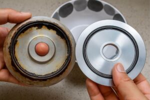 Aprenda Como Tirar a Sujeira das Bocas do Fogão com Apenas um Produto – Truque Caseiro Incrível