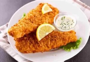Esse Filé de Peixe à Milanesa fica tão crocante que ninguém vai resistir