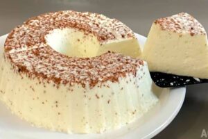 Esse Pudim Prestígio de Liquidificador é sucesso na certa, impossível comer só um pedaço