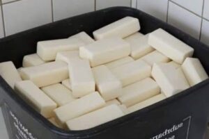 Sabão de Bicarbonato que rende, limpa e ainda economiza dinheiro: vem ver