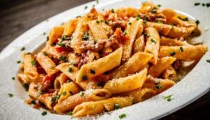 Macarrão na pressão que surpreende pela praticidade e entrega sabor de comida caprichada