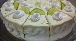 Bolo Mousse de Limão A receita que conquista já na primeira fatia