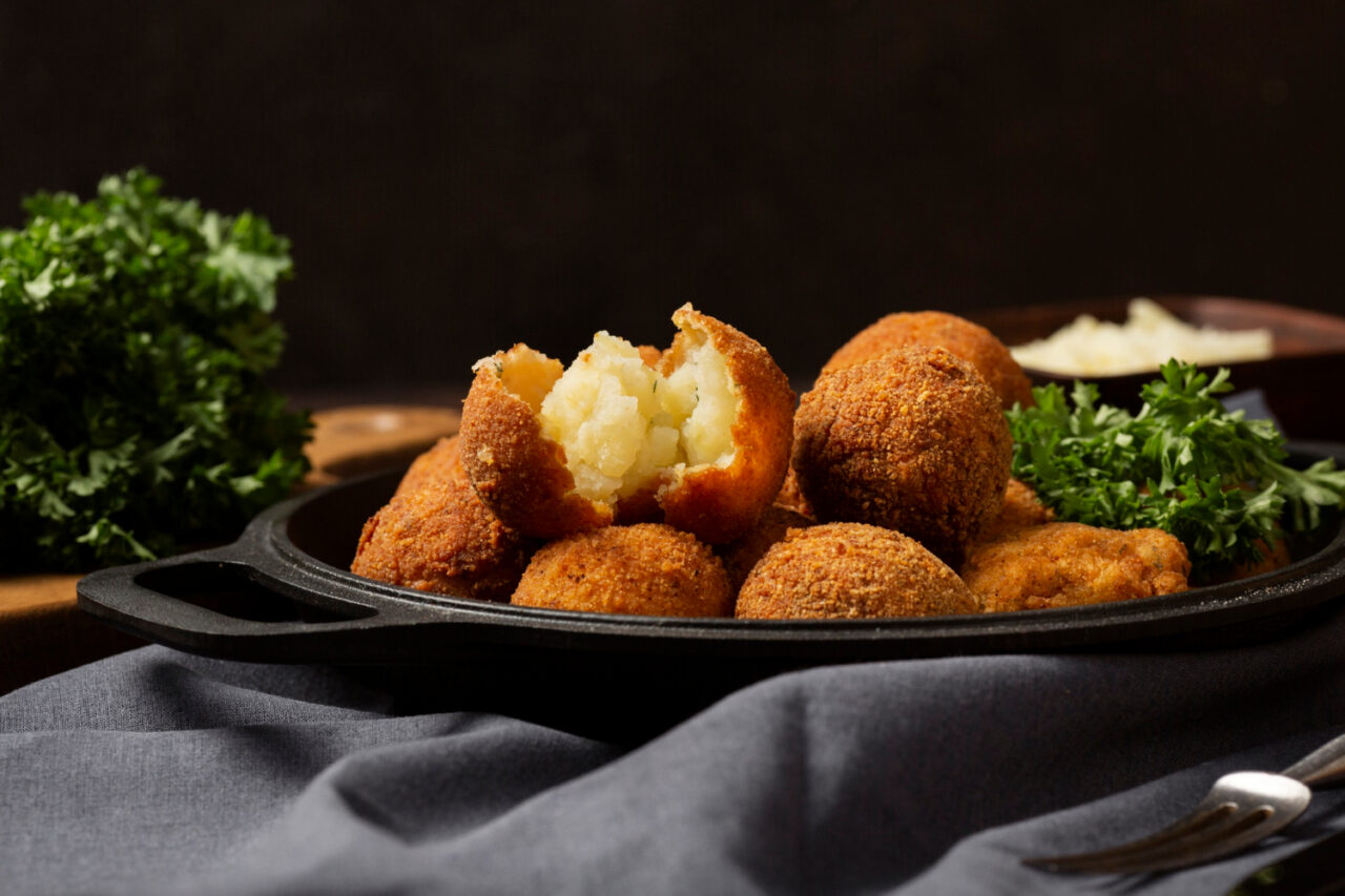 bolinho de mandioca1 e1745169310875