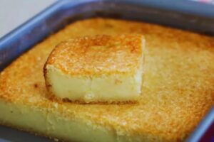 Bolo Caçarola Italiana Cremosa com Coco e Queijo