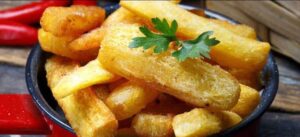 Sem óleo a Mandioca Assada faz Sucesso lá em casa