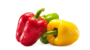 Como plantar pimentão em canteiros, vasos ou hortas suspensas