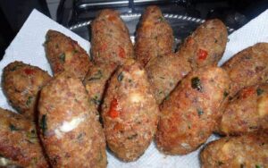 Bolinho de Pão Assado com Requeijão: Crocante e Cremoso