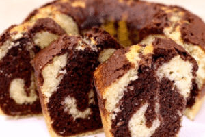 Bolo Mármore de Chocolate com Coco