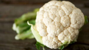 Plantar couve-flor em casa pode transformar sua cozinha saudável