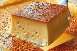 Flan de Baunilha da Vovó que some da mesa em minutos