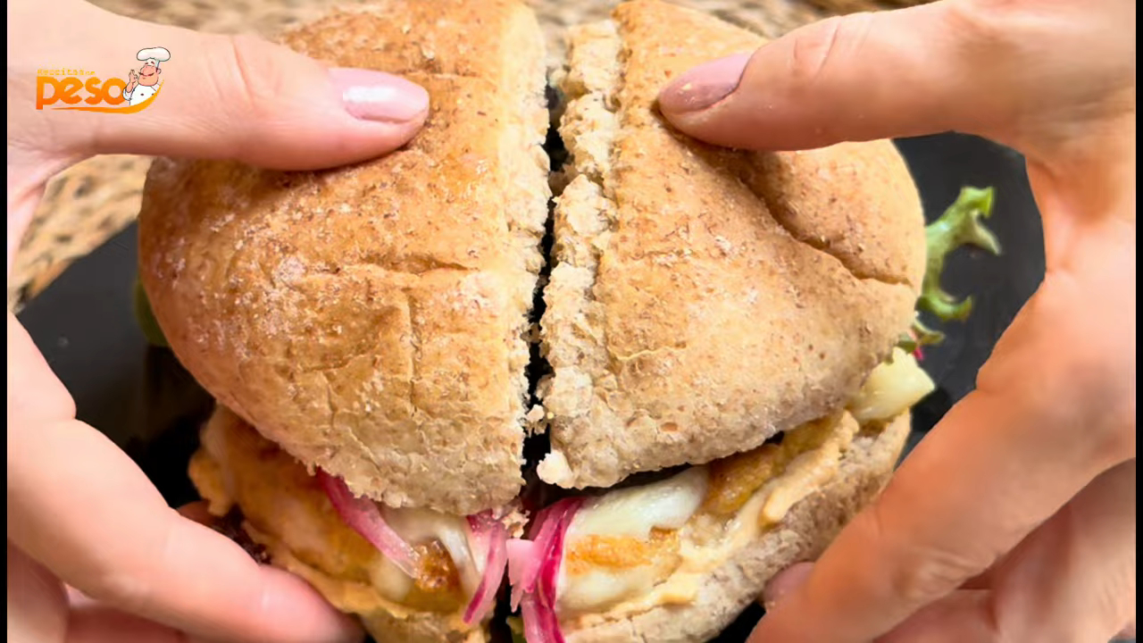 Hamburguer de frango Fonte Youtube Receitas de Peso