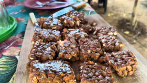 Pé de Moleque o doce que traz memórias de infância e sabor das festas juninas