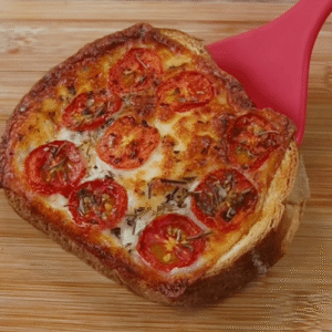 Torrada Gratinada de Omelete e Tomate em 20 Minutos com Nestlé